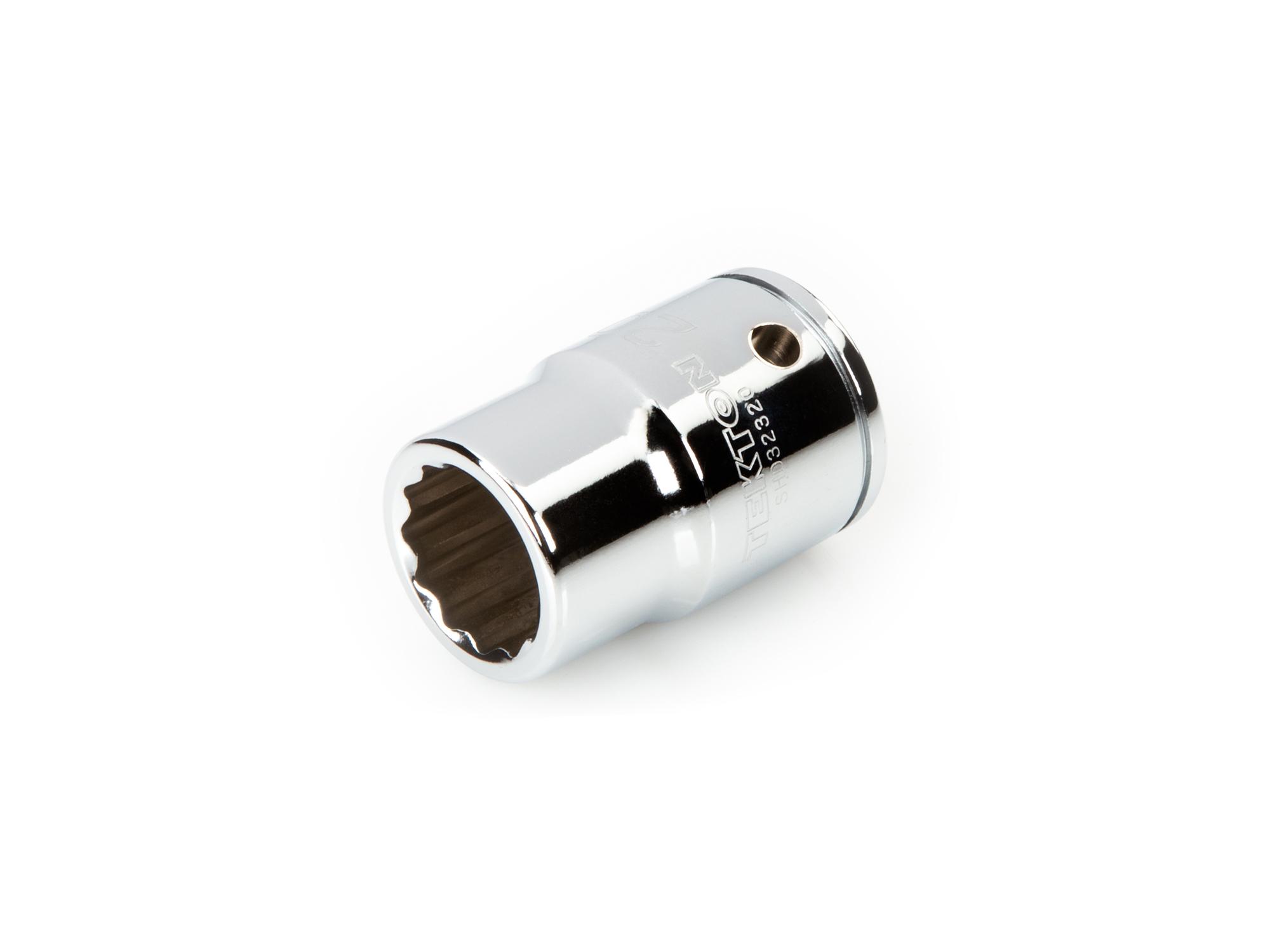 Front-right angle view of Tekton hand drive 12-point socket. Item #SHD32320