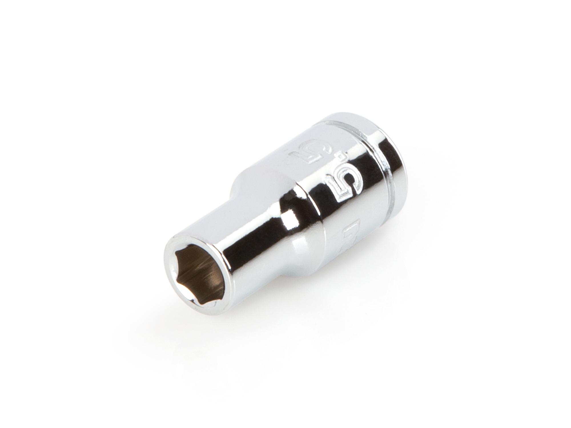 Front-right angle view of Tekton hand drive 6-point socket. Item #SHD02105