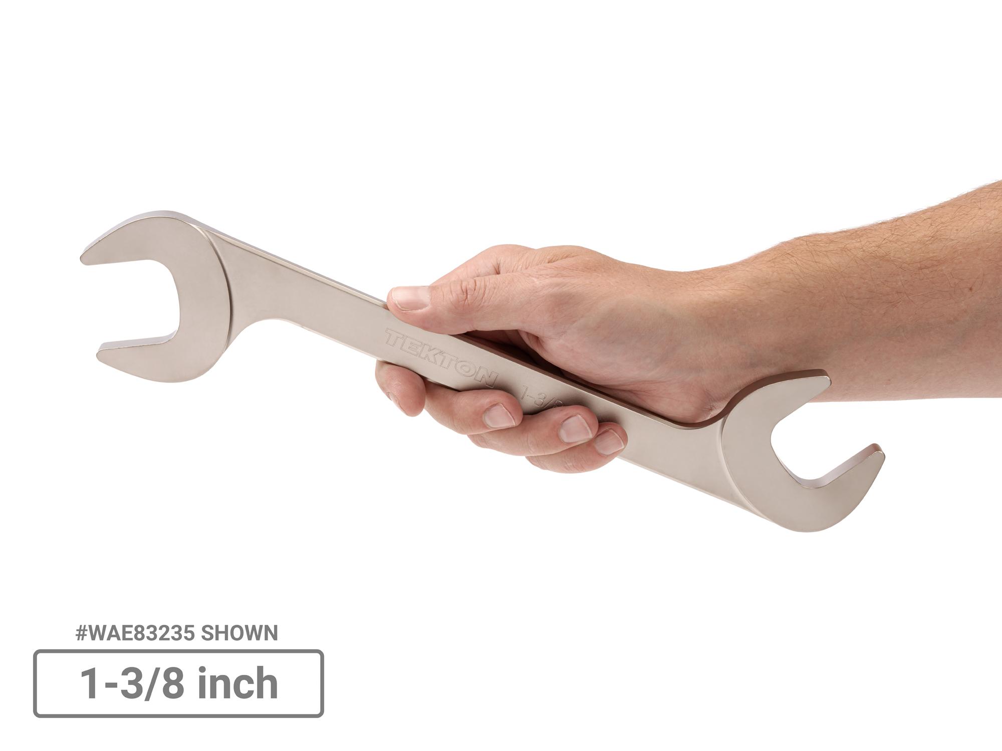Person holding Tekton angle head wrench set. Item #WAE91004