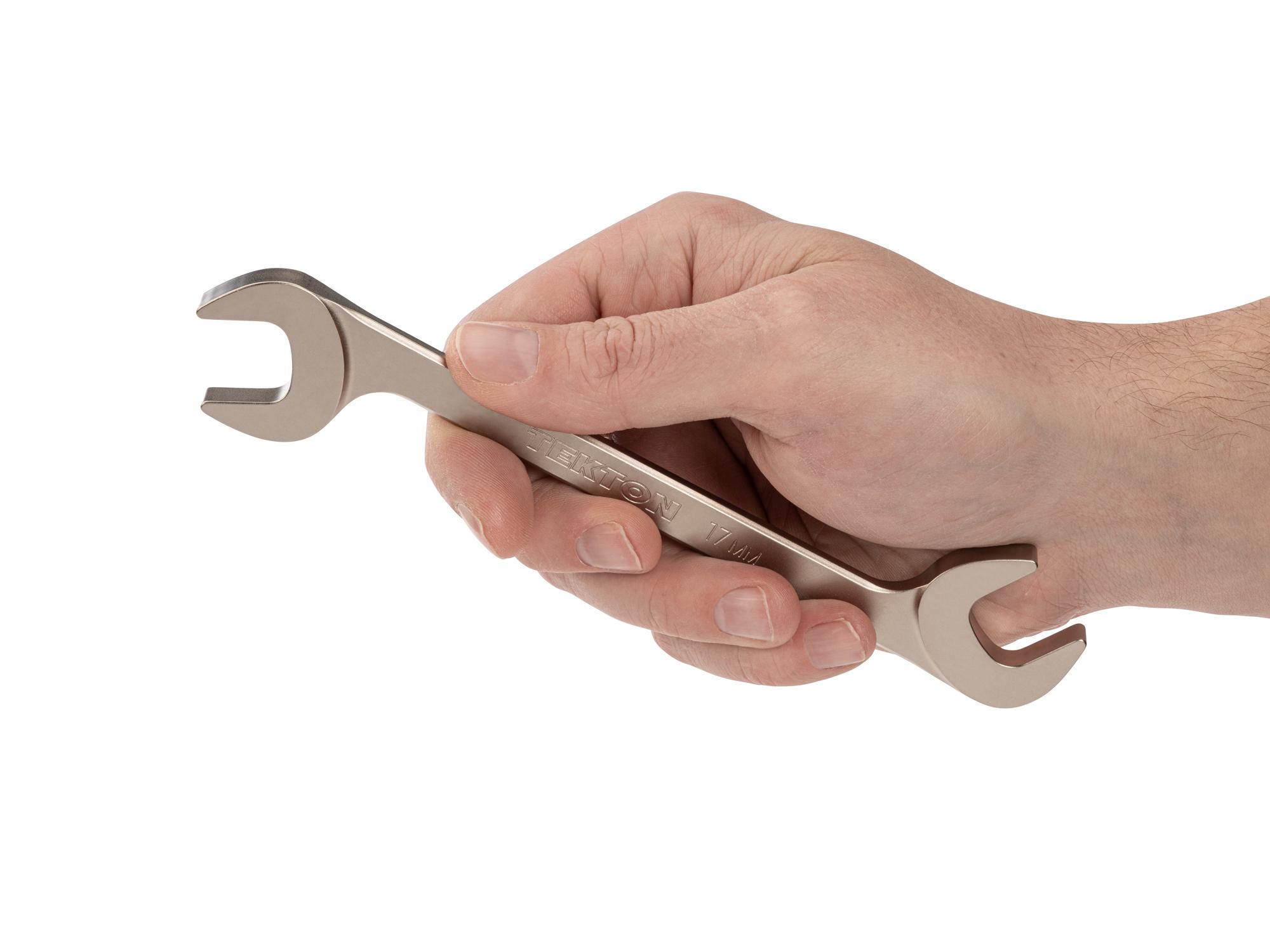 Person holding Tekton angle head wrench. Item #WAE84217
