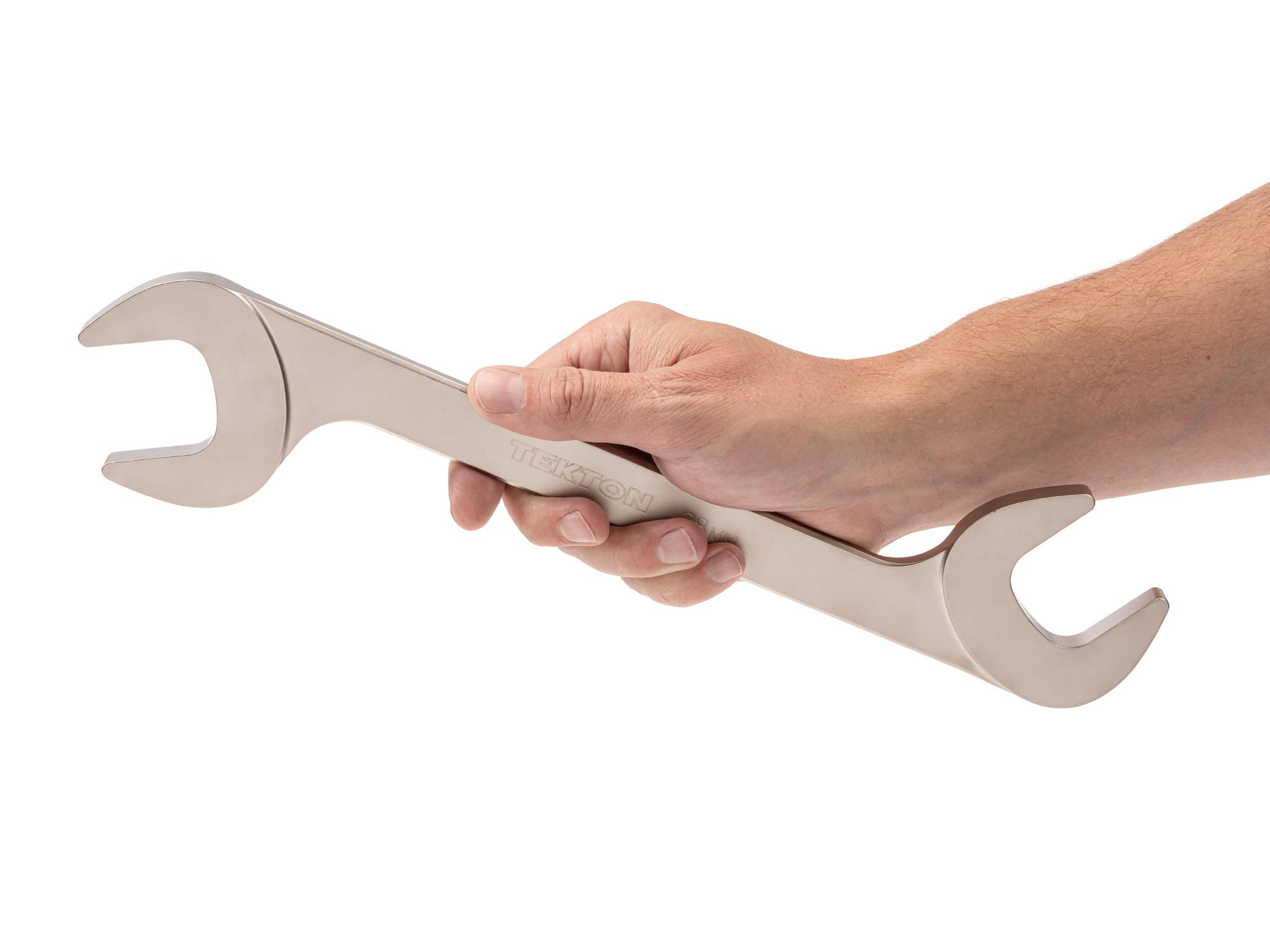 Person holding Tekton angle head wrench. Item #WAE84238