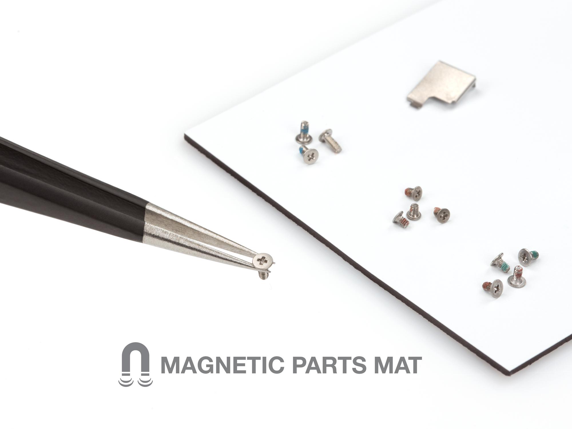 Closeup view of  Tekton case bit set. Item #28301
