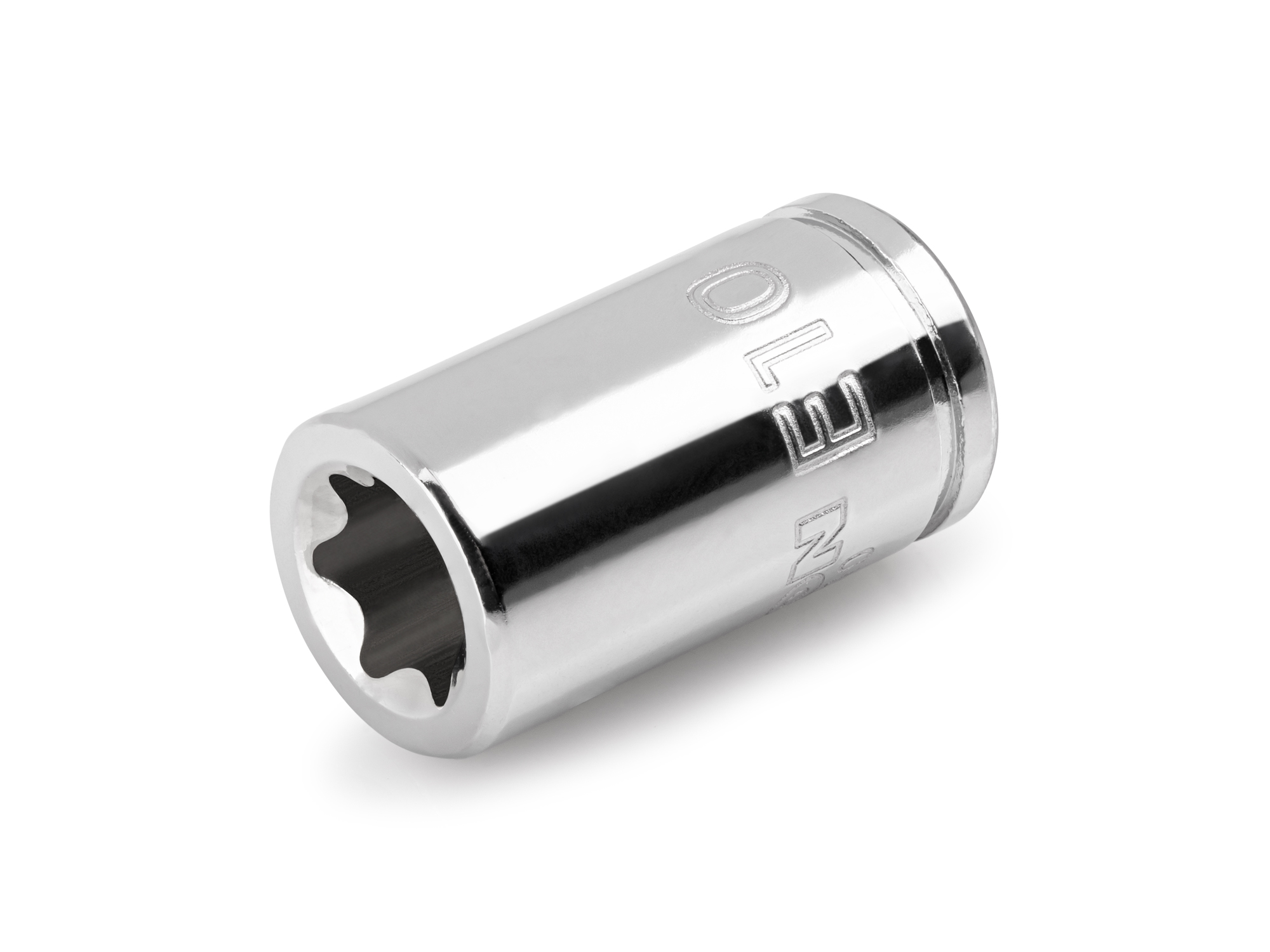 Front-right angle view of Tekton e10 hand drive external star socket Item #SHD02410