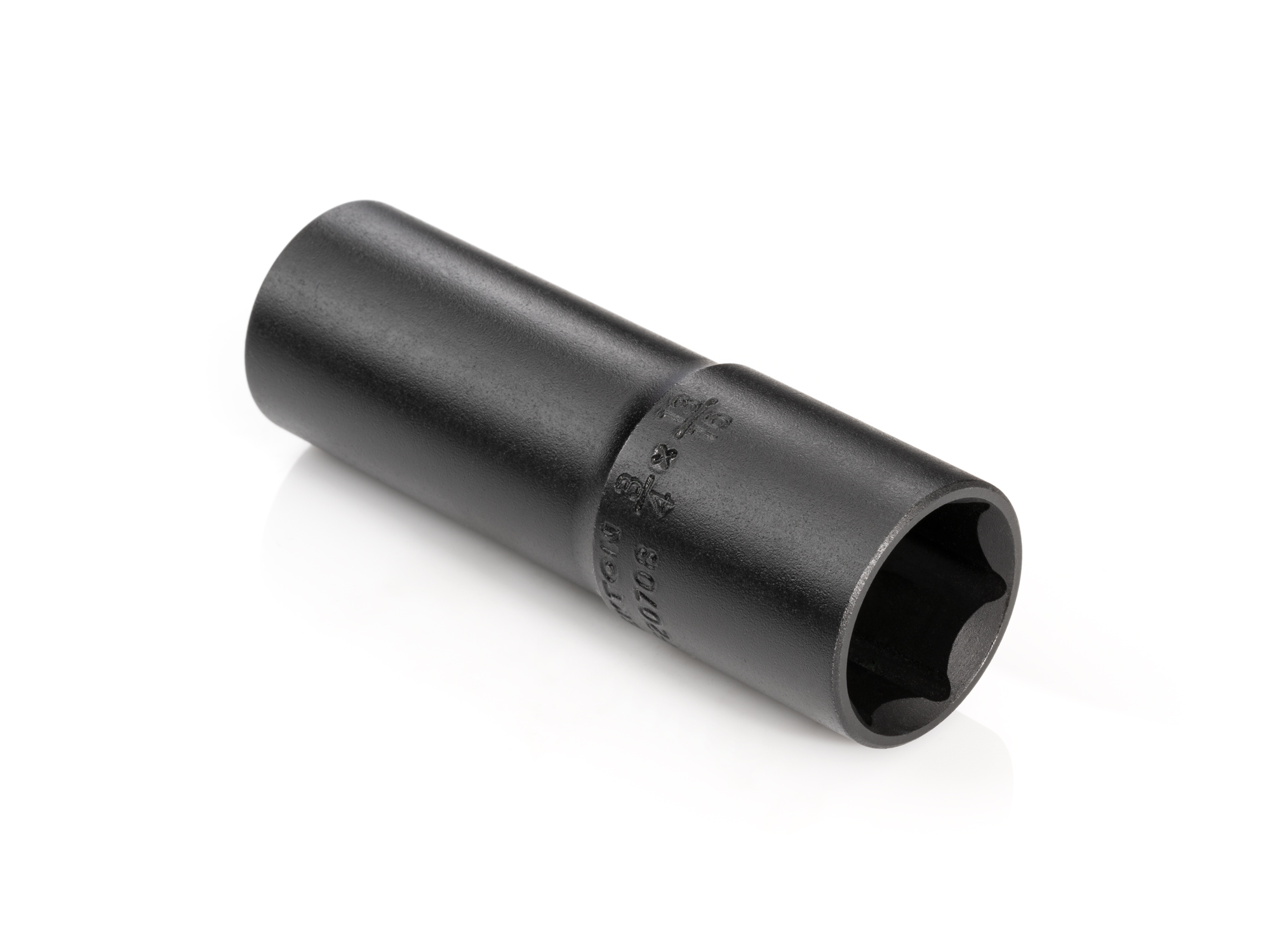 1/2 inch drive 3/4 x 13/16 Inch thin wall impact flip socket. Ideal for lug nuts. Socket has a high-visibility laser marking and a permanent stamped marking.