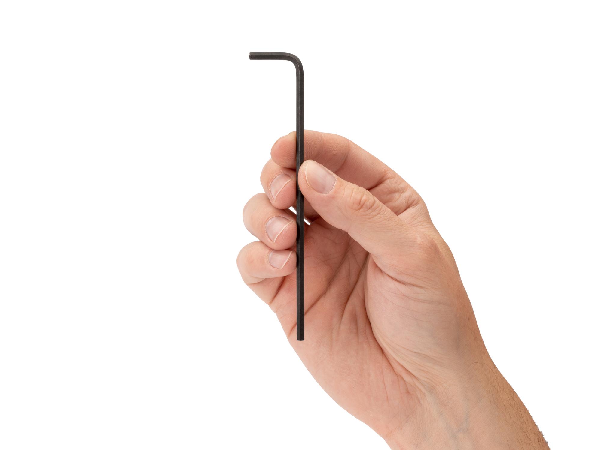 Person holding Tekton l-key. Item #KLX22035