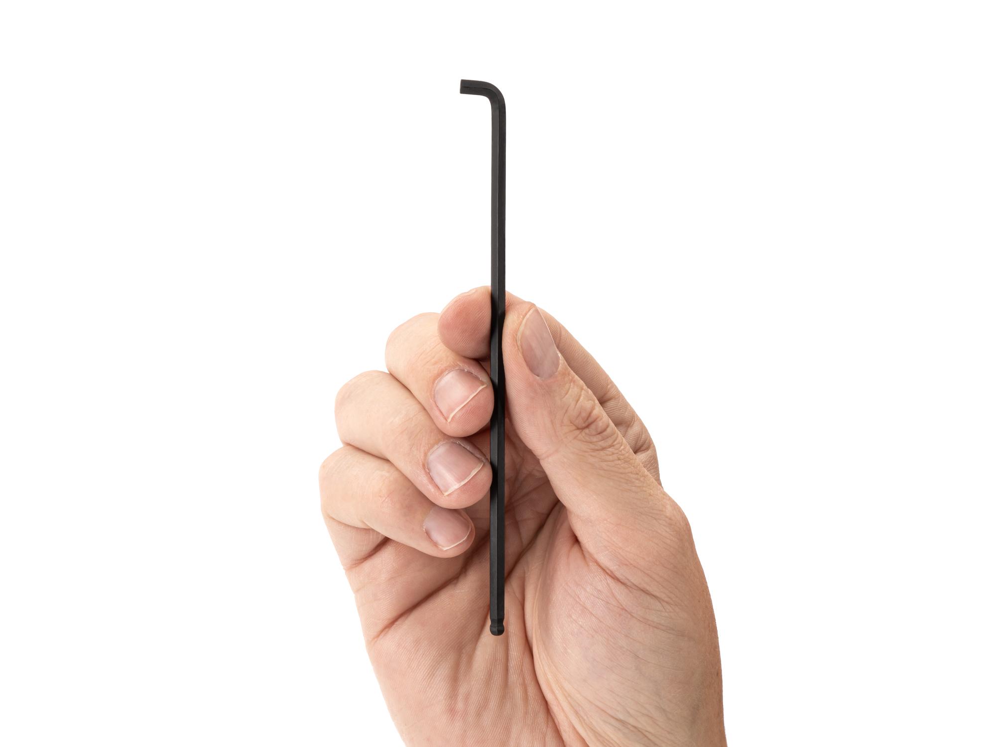 Person holding Tekton l-key. Item #KLX77141