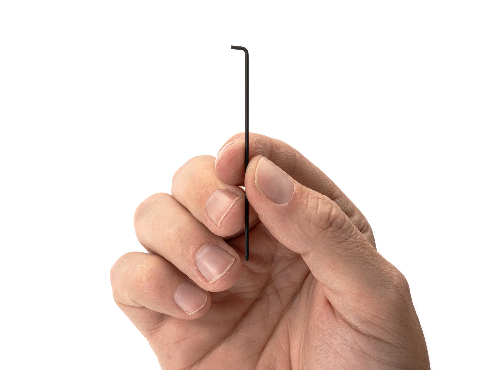 Person holding Tekton l-key. Item #KLX87013