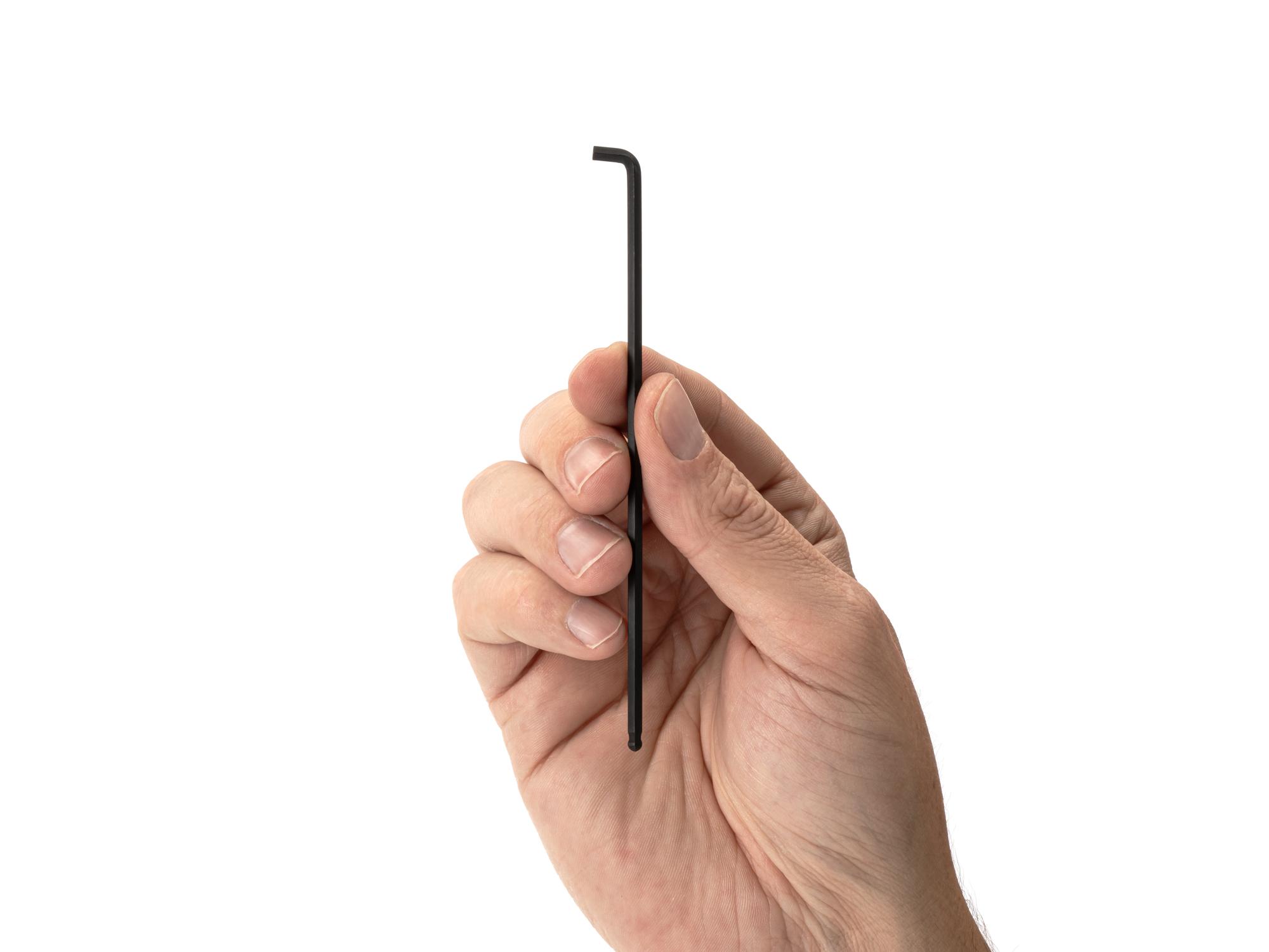 Person holding Tekton l-key. Item #KLX87030