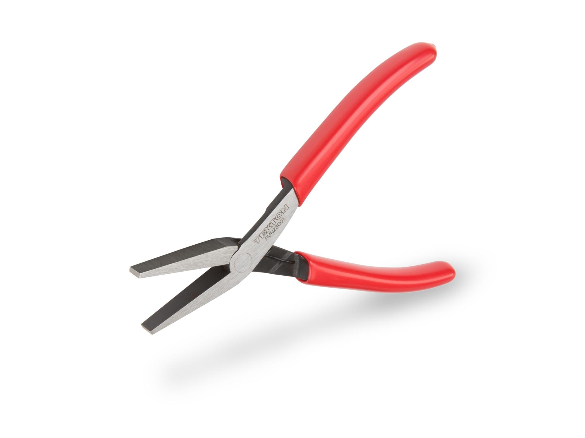 Front-right angle view of Tekton 5 inch mini pliers. Item #PMN23001
