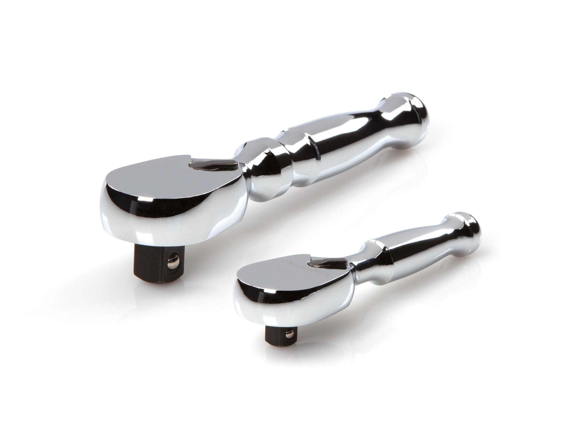Front-right angle view of Tekton ratchet set. Item #SRH91006