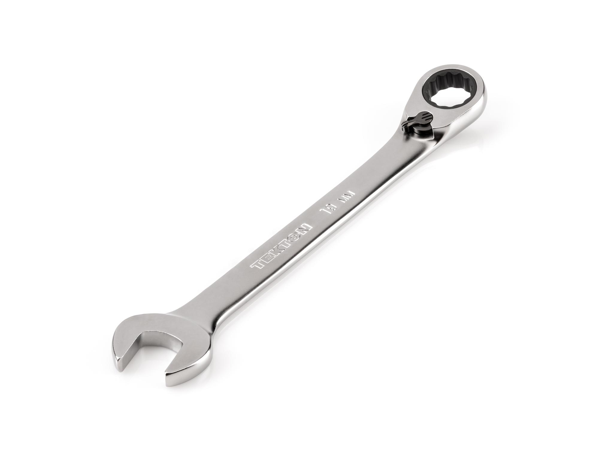 Front-right angle view of Tekton ratcheting combination wrench. Item #WRC23419