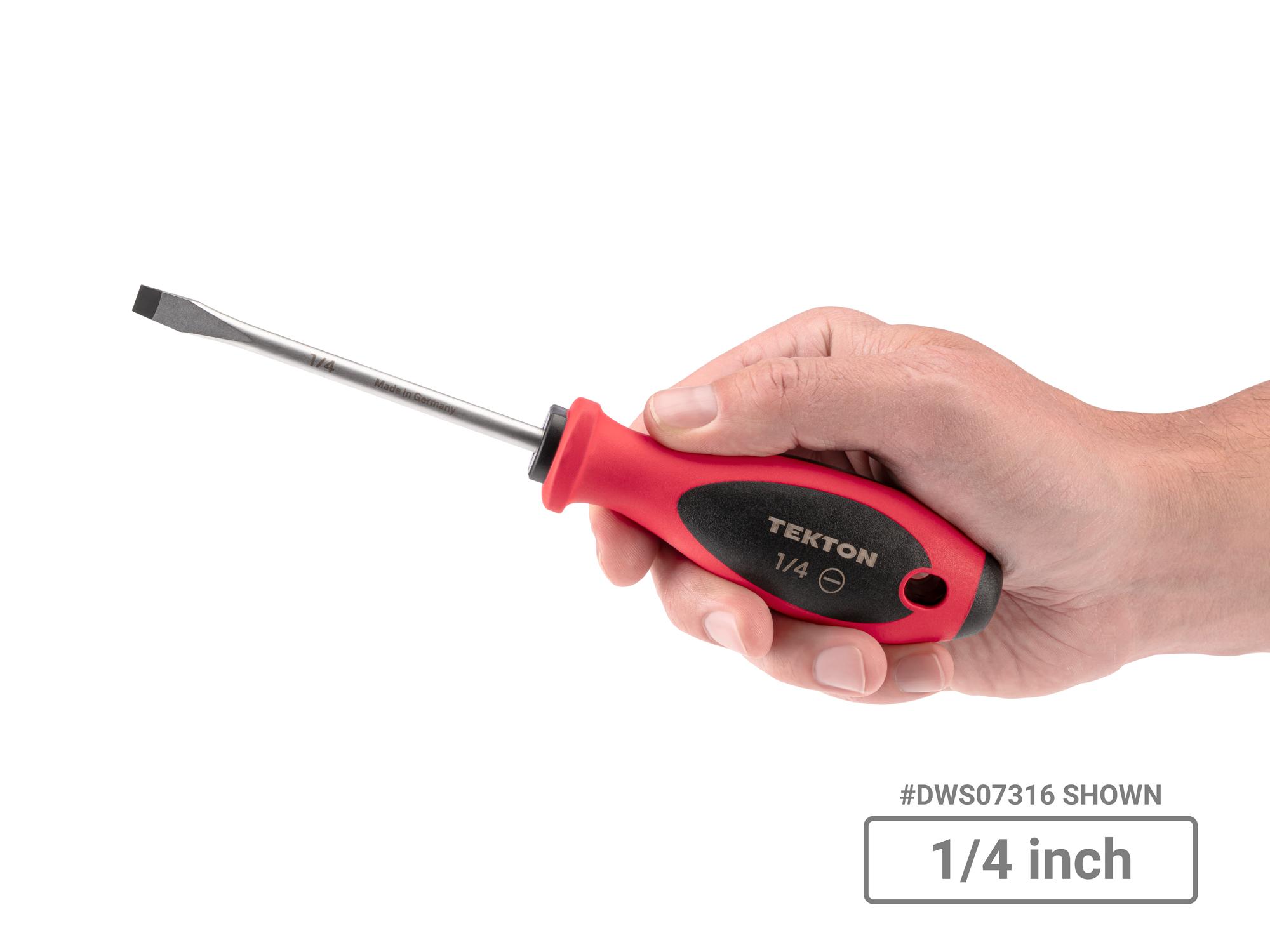 Front-right angle view of Tekton screwdriver set. Item #DWA90000