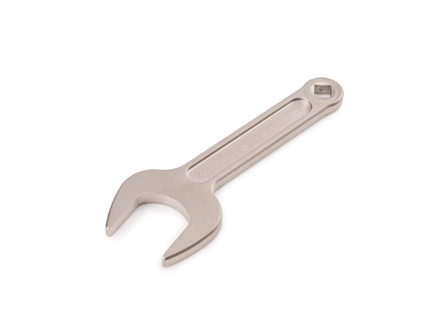 Front-right angle view of Tekton 32 millimeter service wrench set. Item #WSE14432