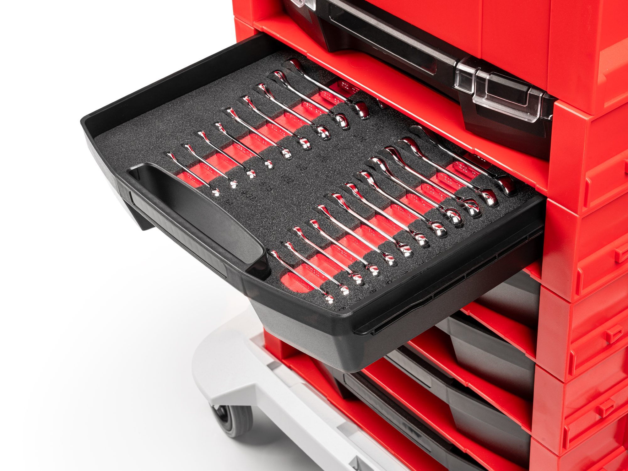 Set includes 1/4–3/4 inch (SAE) and 6–19 mm (metric) stubby combination wrenches with L-BOXX stacking organization system. No skipped sizes. OLB94205.