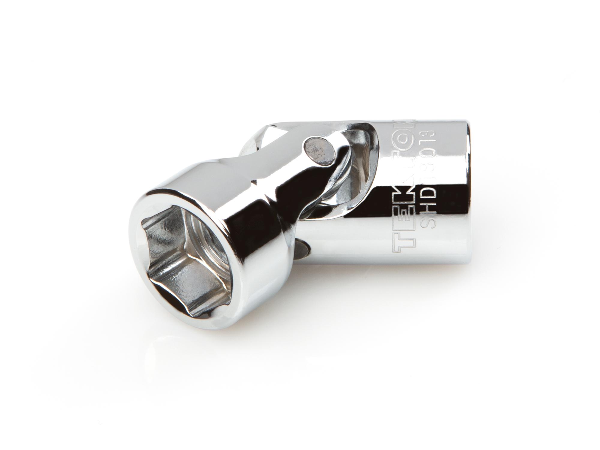 Front-right angle view of Tekton hand drive universal joint socket. Item #SHD18013