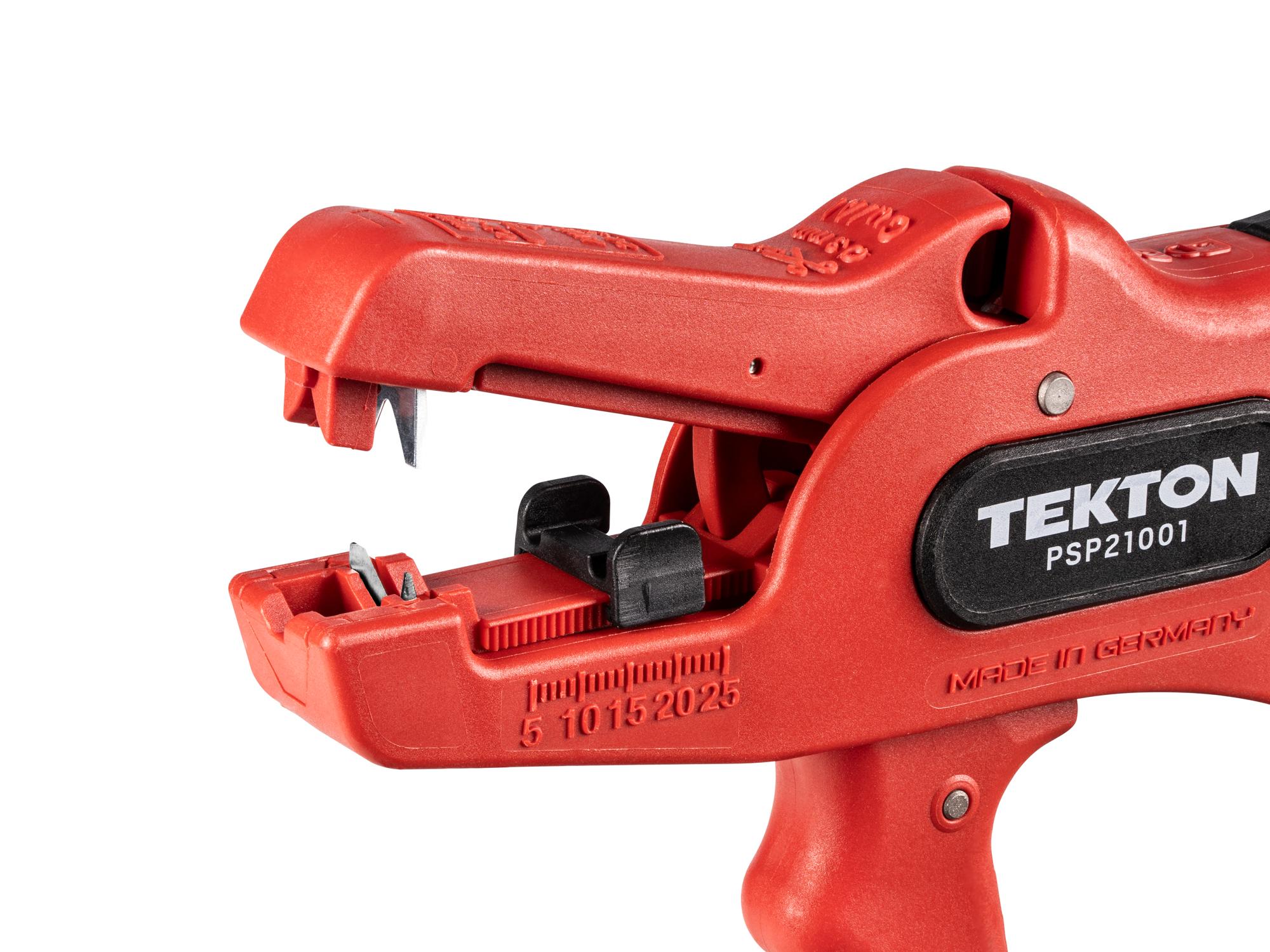 Closeup view of Tekton 7.1 inch wire strippers. Item #PSP21001