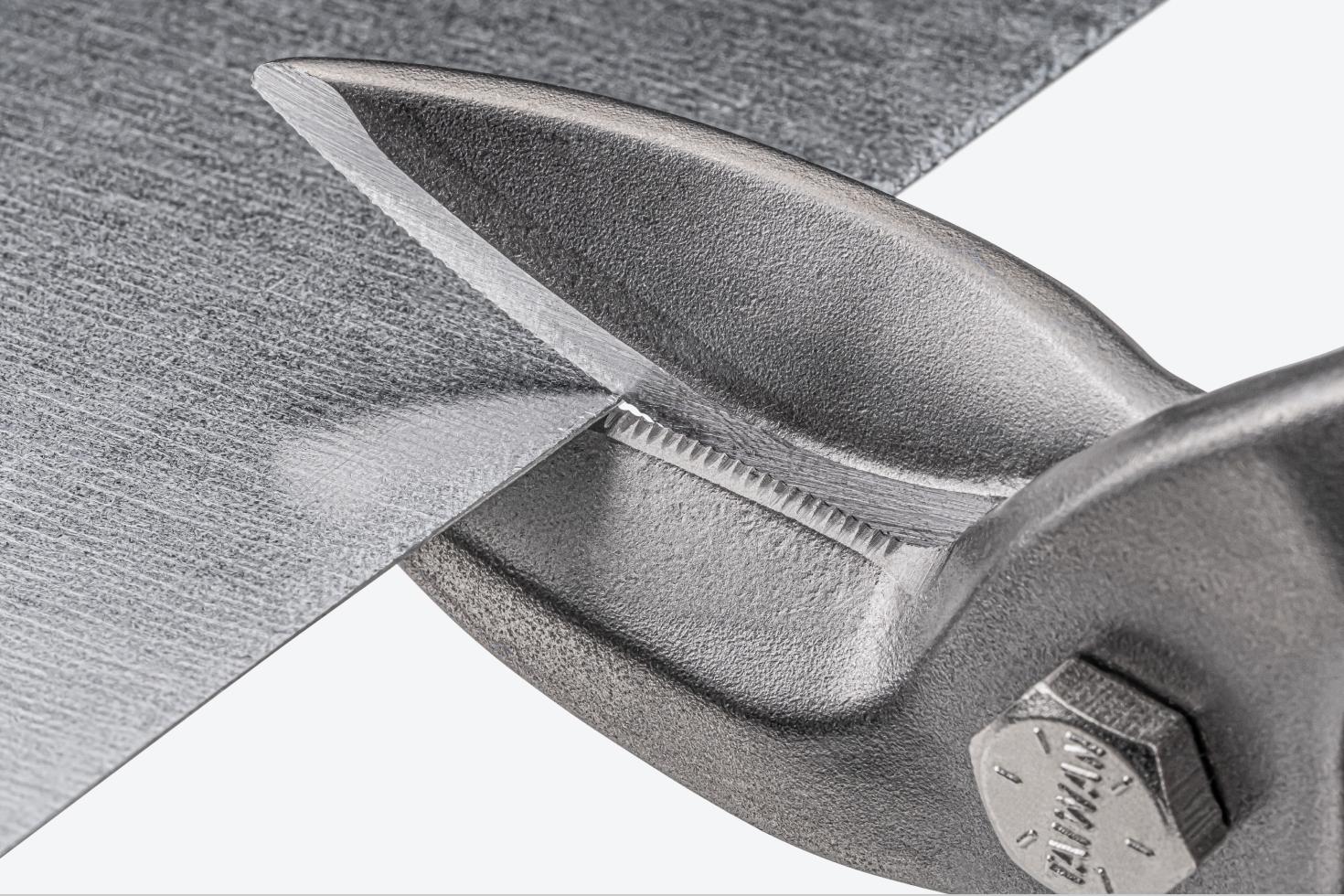 Close-up image of the serrated blades