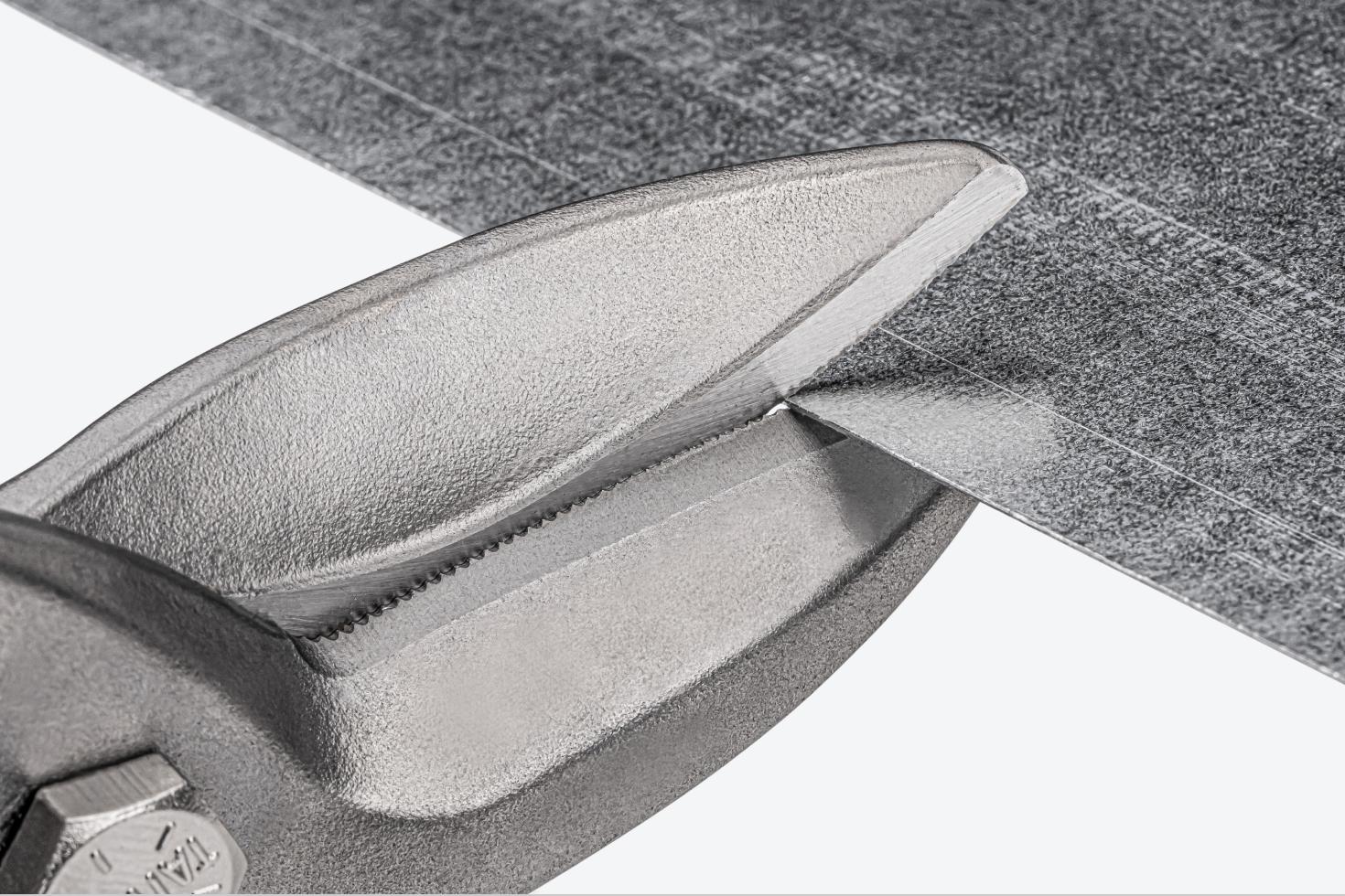 Close-up image of the serrated blades