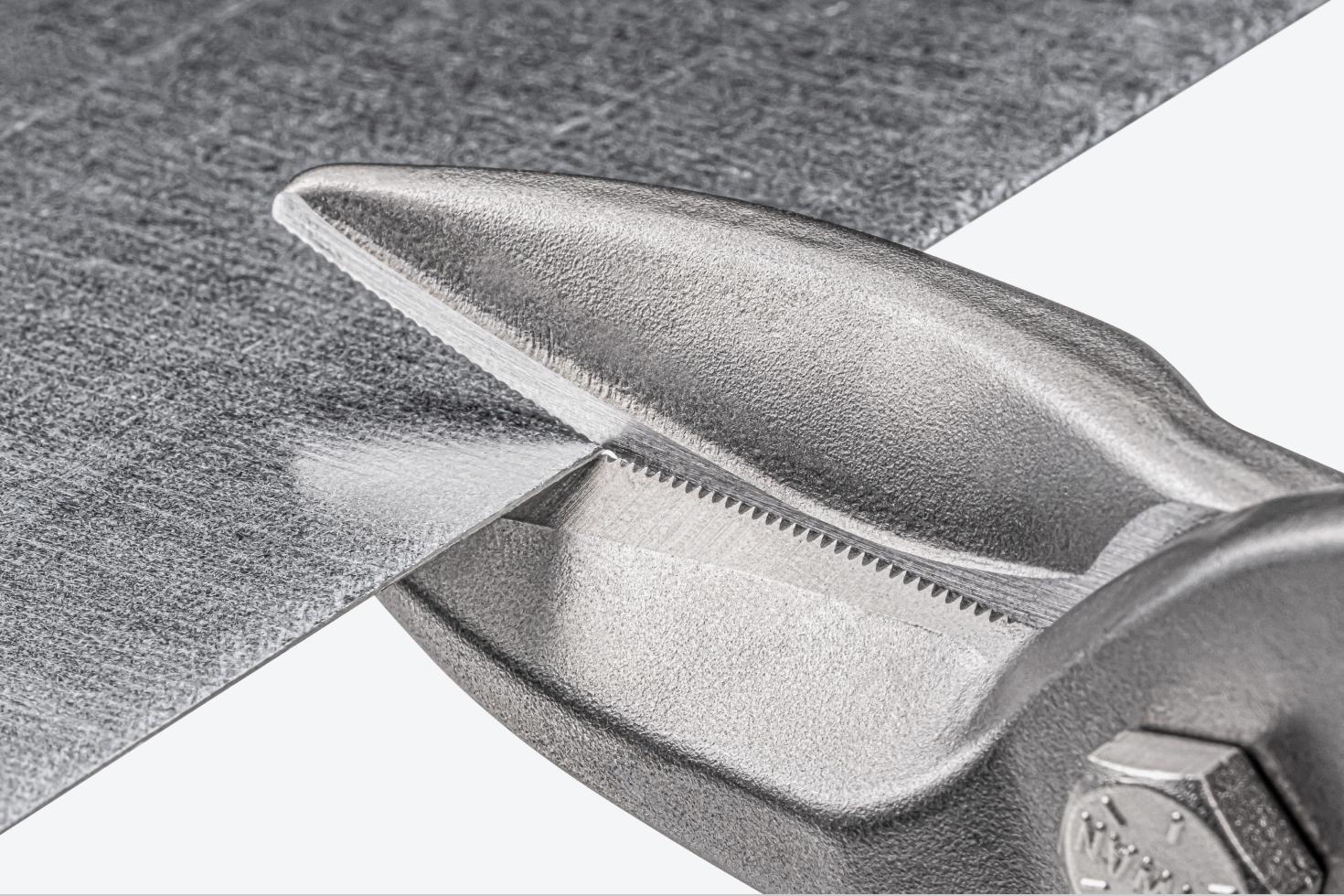 Close-up image of the serrated blades
