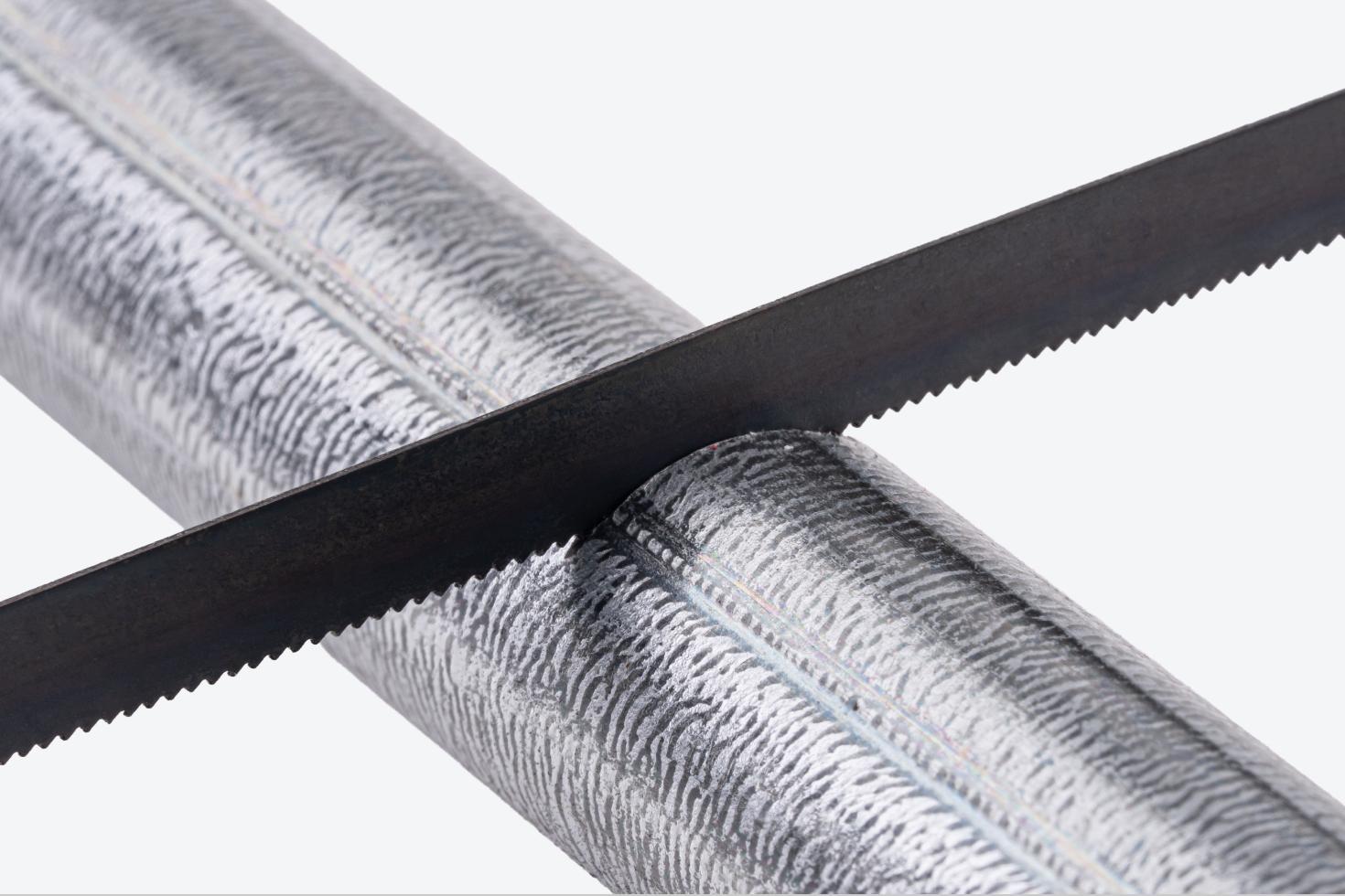 A 32 TPI blade cutting a pipe