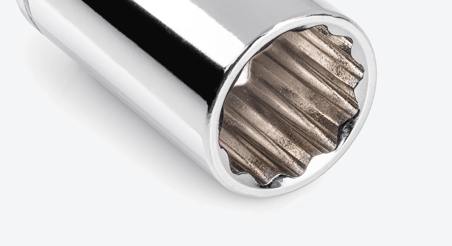 The 12-point socket opening of a semi-deep hand drive socket