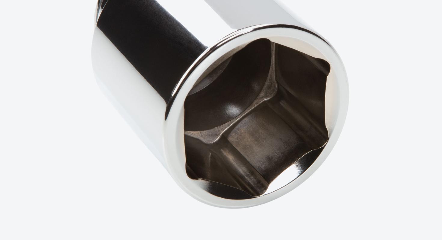 The 6-point socket opening of a deep hand drive socket