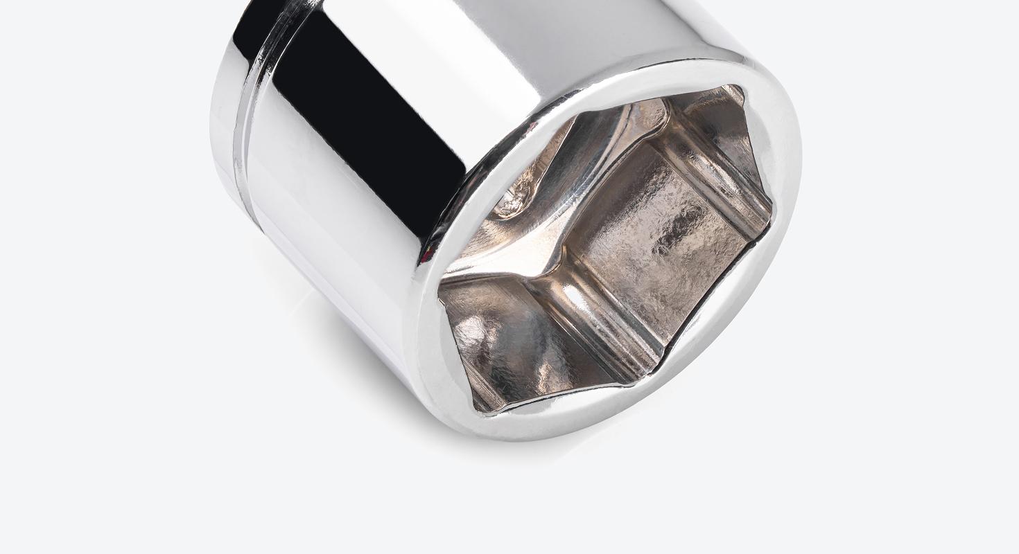 The 6-point socket opening of an extra-shallow hand drive socket