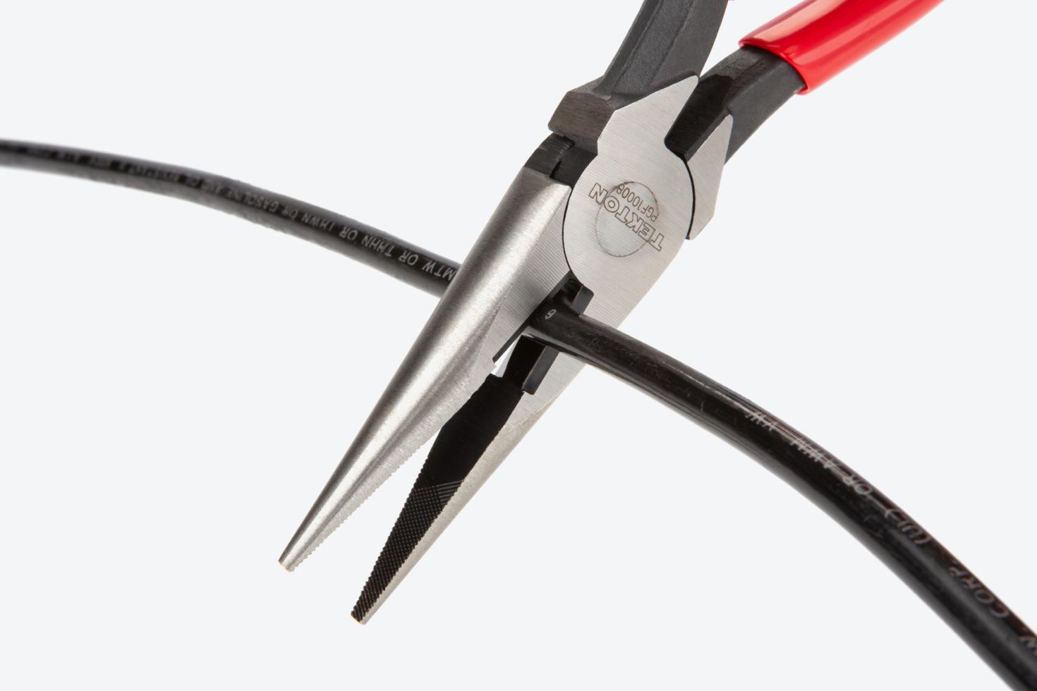 Pliers cutting wire