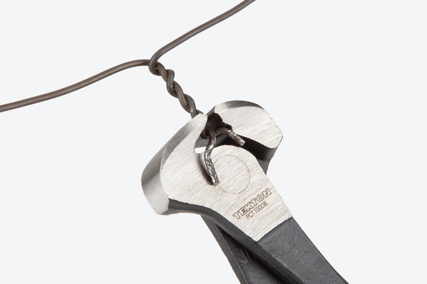 Pliers twisting wire