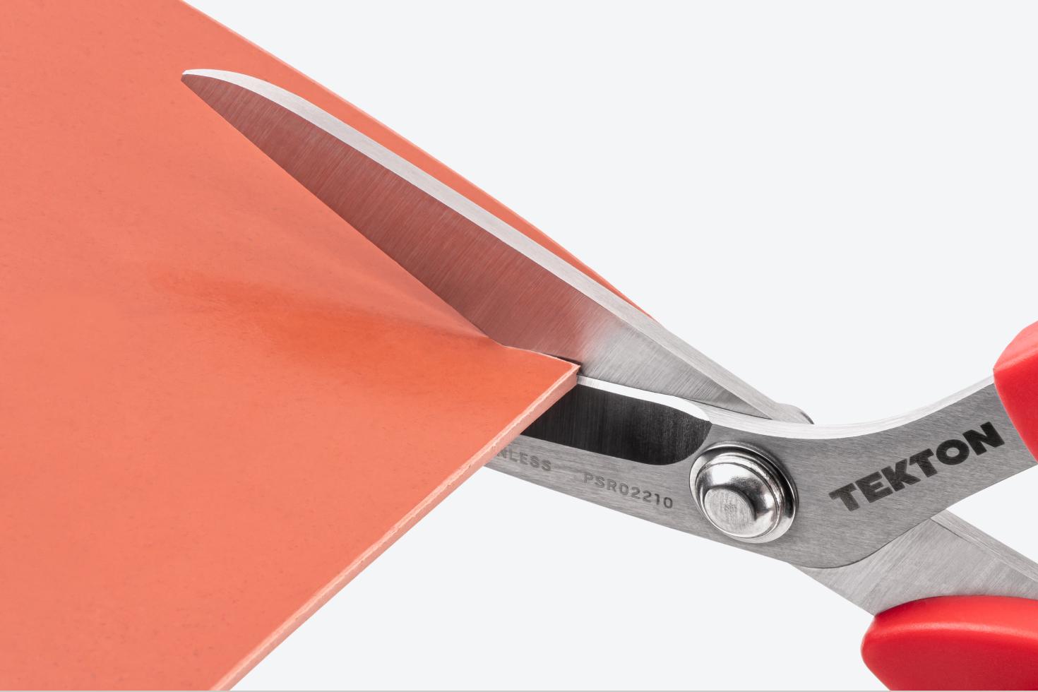 Scissors cutting rubber