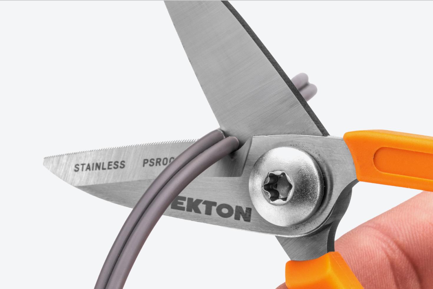 Scissors cutting wire using the cutting notch