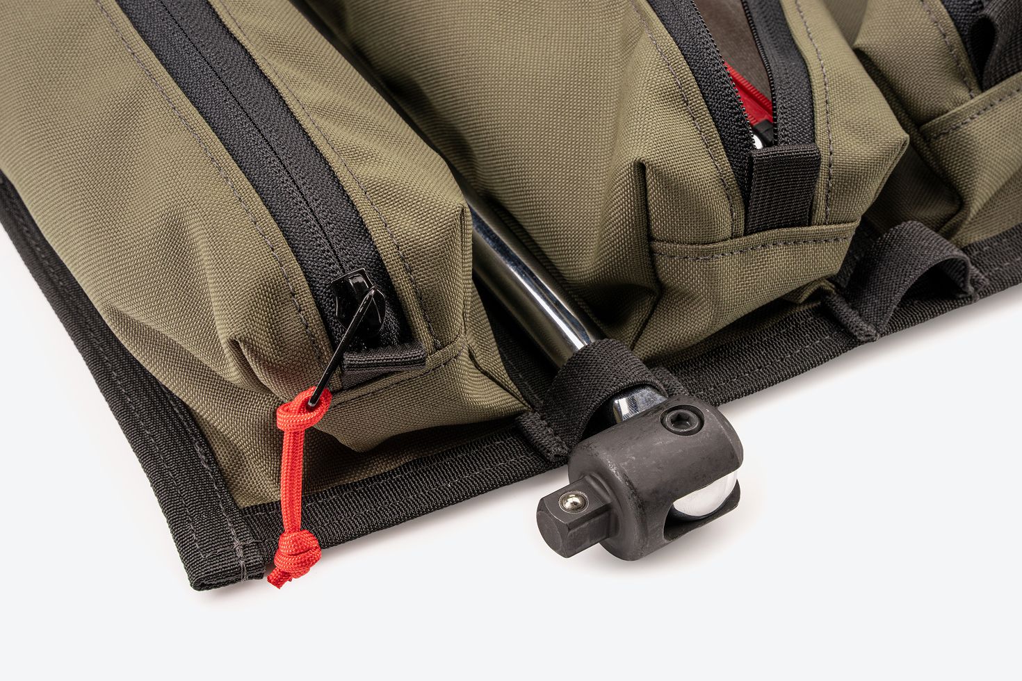 A breaker bar in a green MTR