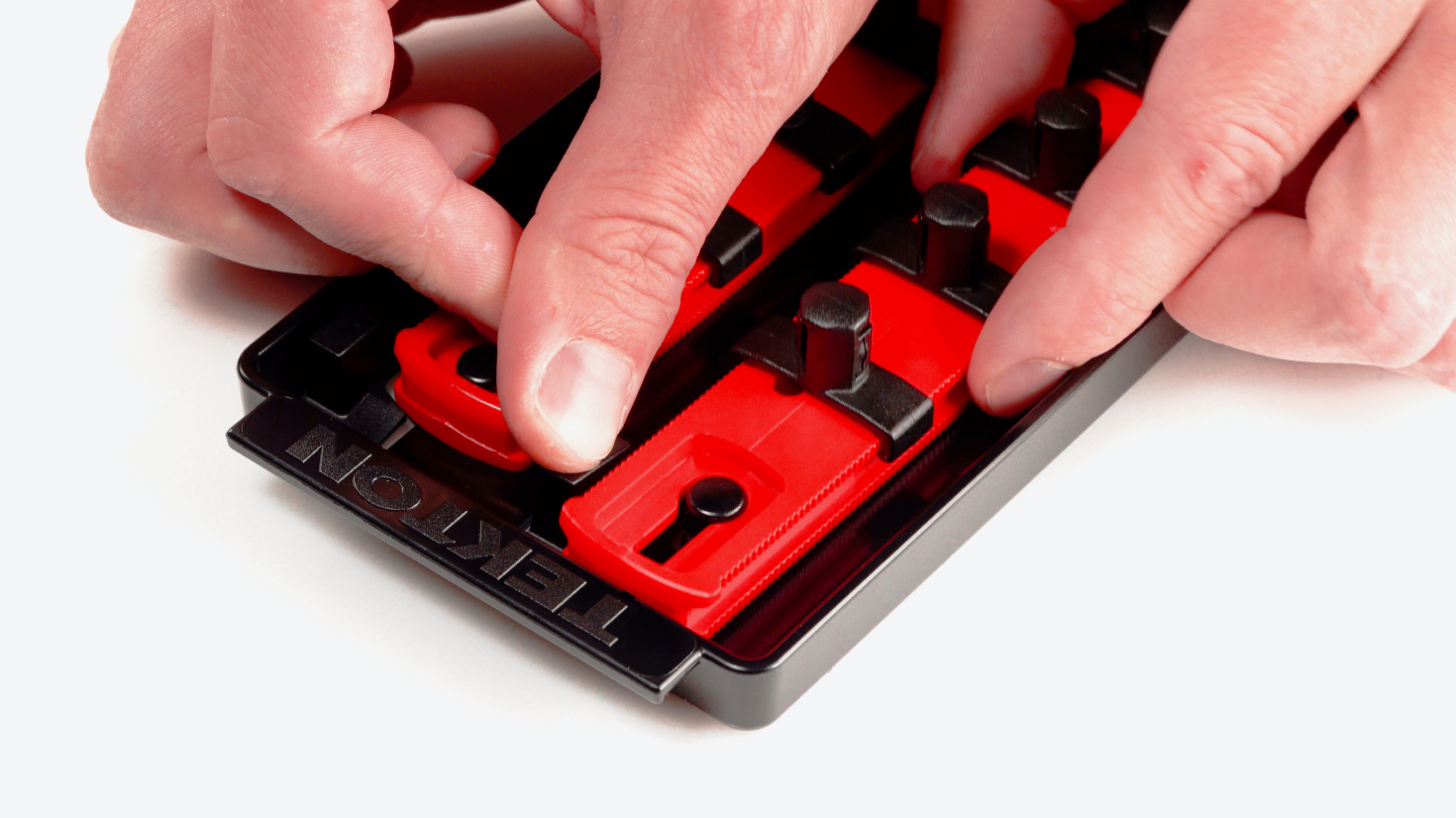 1/4 Inch Drive x 18 Inch Socket Rail, 20 Clips (Black